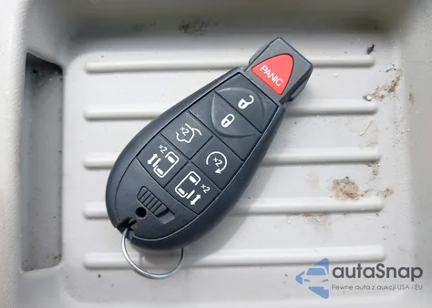 2013 Chrysler Town & Country Touring z USA, uszkodzony, nr VIN 2C4RC1BG4DR564096